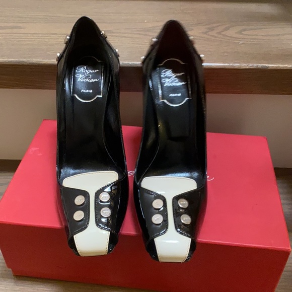 Roger Vivier Black and white heels - Picture 2 of 10